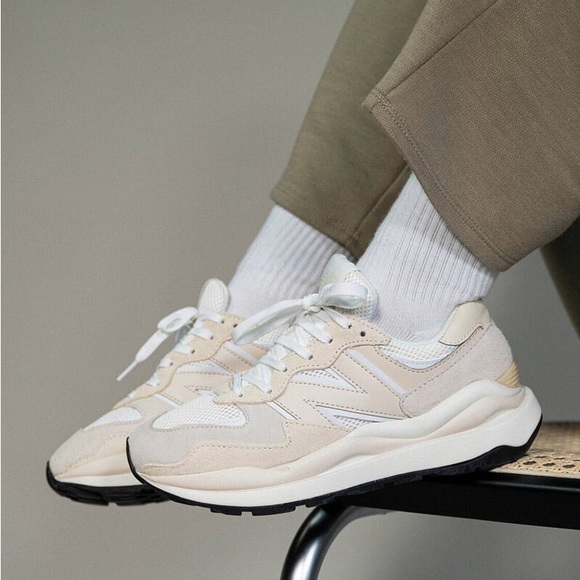 New Balance Shoes - New Balance Women's W5740CHA Sea Salt / Calm Taupe